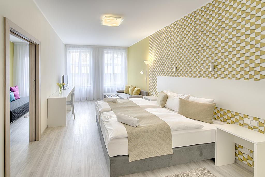 Apartment Promenada 35 Karlovy Vary Bagian luar foto